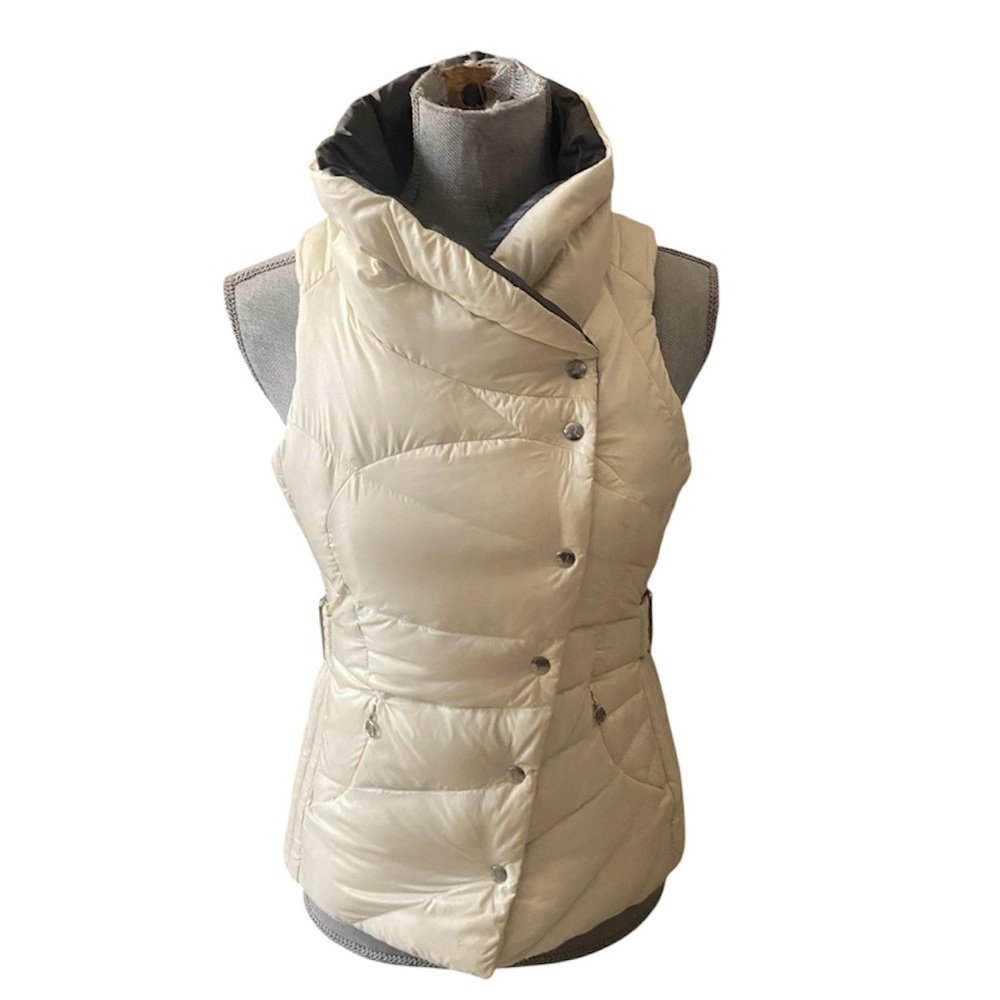 Lululemon Reversible Get Down Vest. Cream/Charcoal Gray Size 4